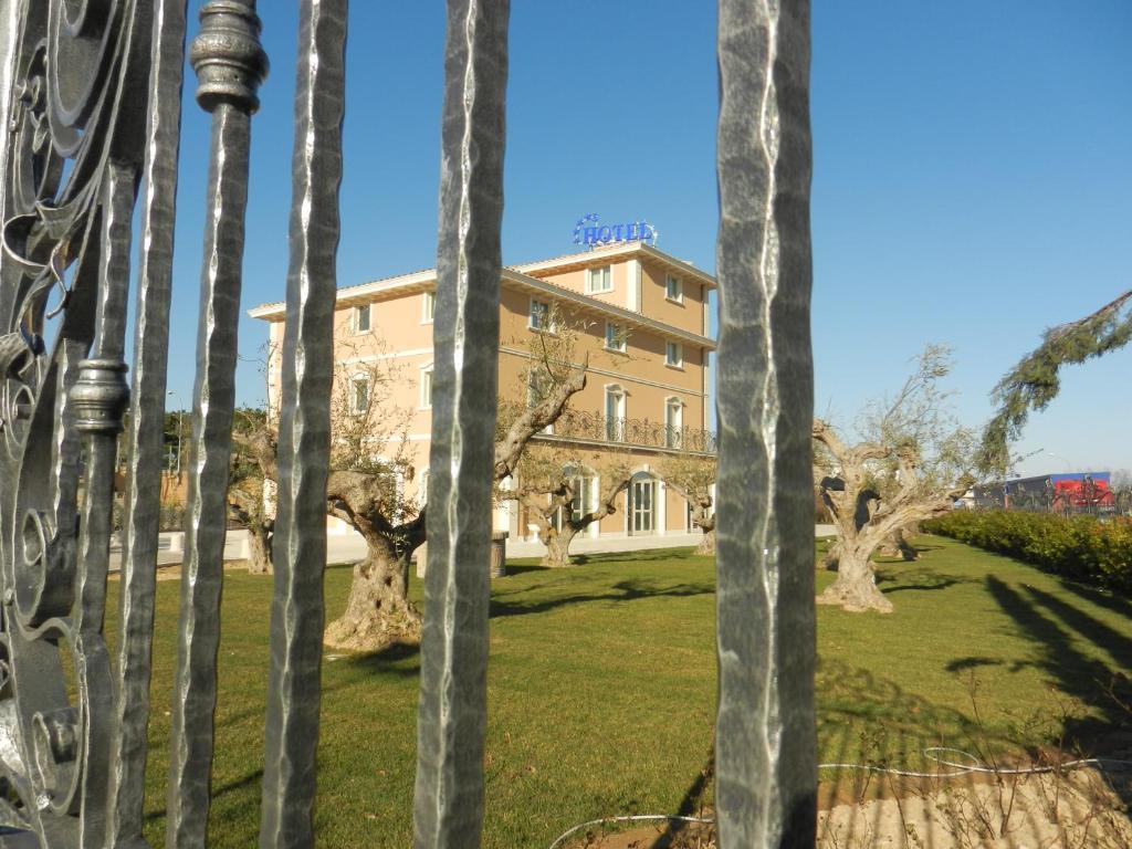 Hotel Villa Michelangelo Citta Sant'Angelo Dış mekan fotoğraf