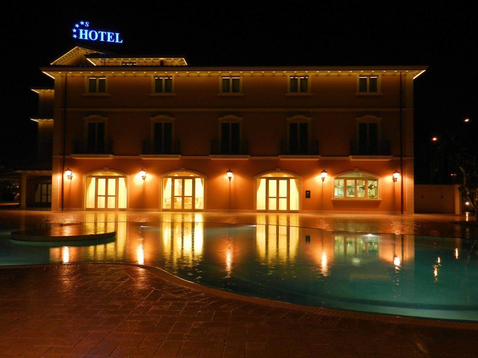 Hotel Villa Michelangelo Citta Sant'Angelo Dış mekan fotoğraf