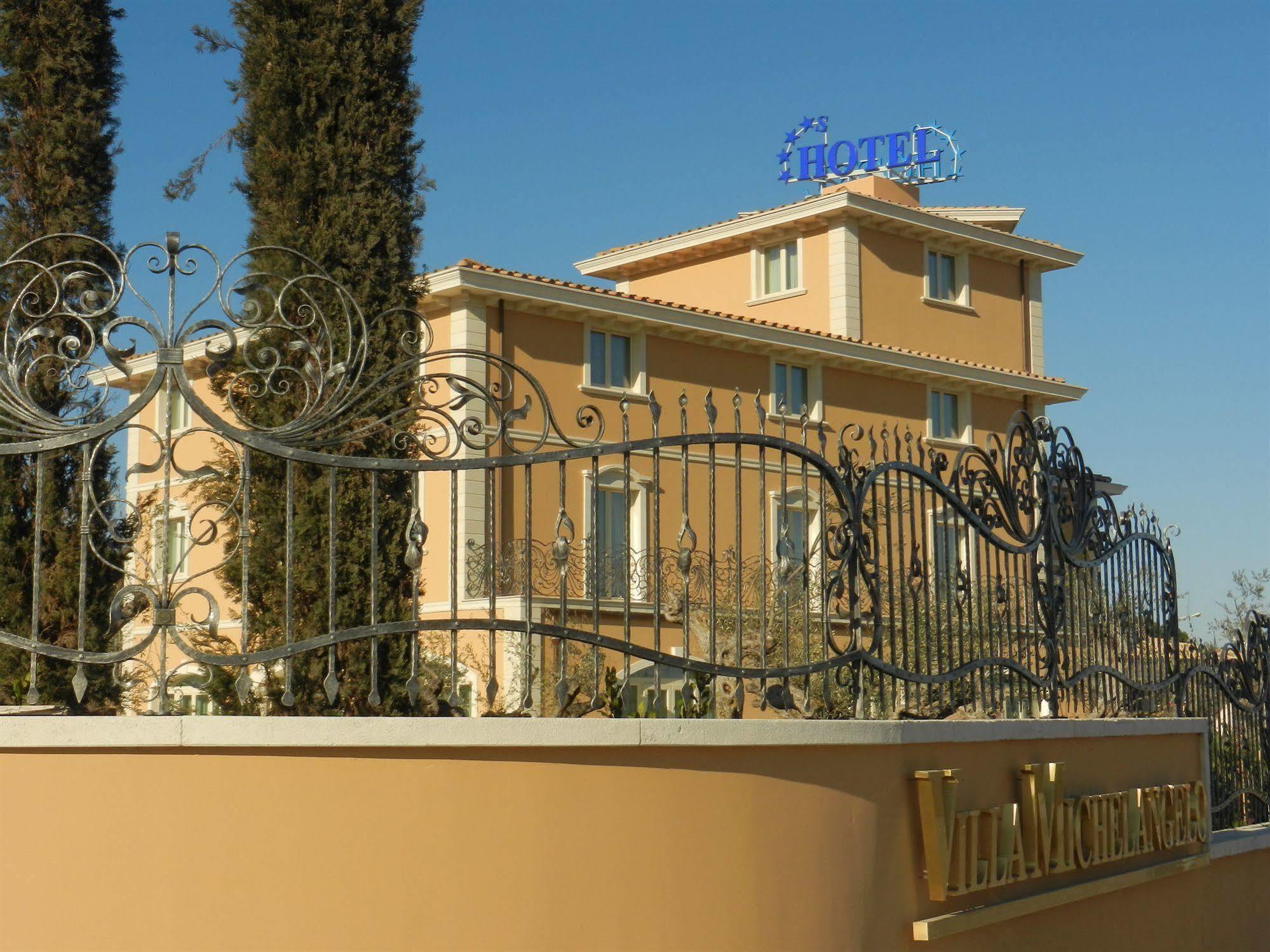 Hotel Villa Michelangelo Citta Sant'Angelo Dış mekan fotoğraf